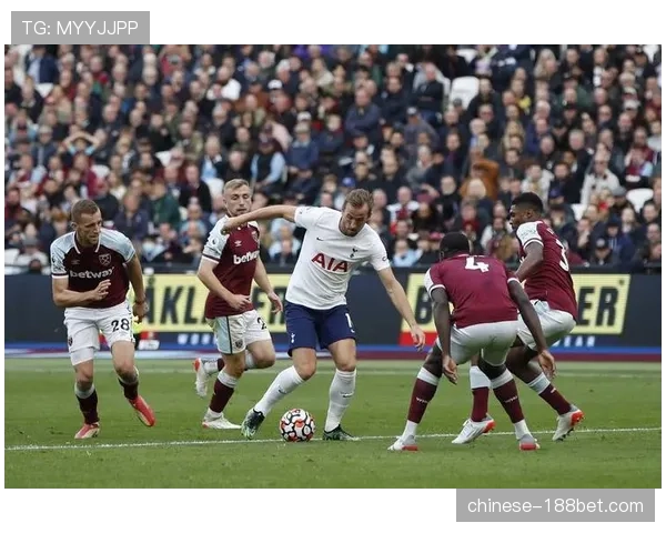 西汉姆联高空球争抢成功率提升 安东尼奥支点作用明显